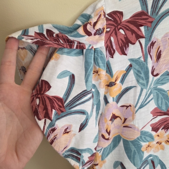 Loft | Vintage Soft Floral Tulip Short Sleeve Tee Size Large 100% Cotton - Picture 6 of 8